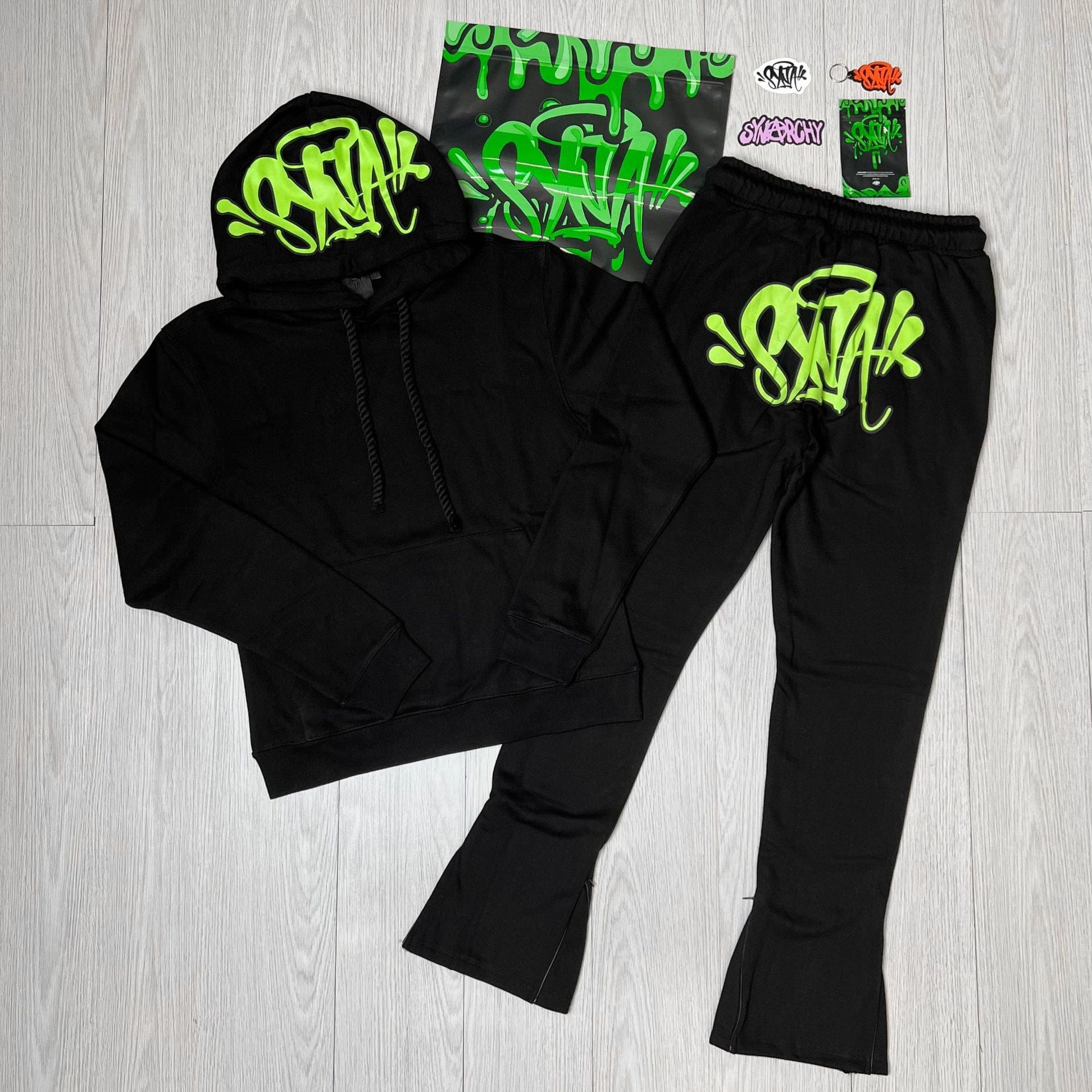 Syna World Tracksuit Set | Graphic Hoodie & Flared Pants – VØVRS